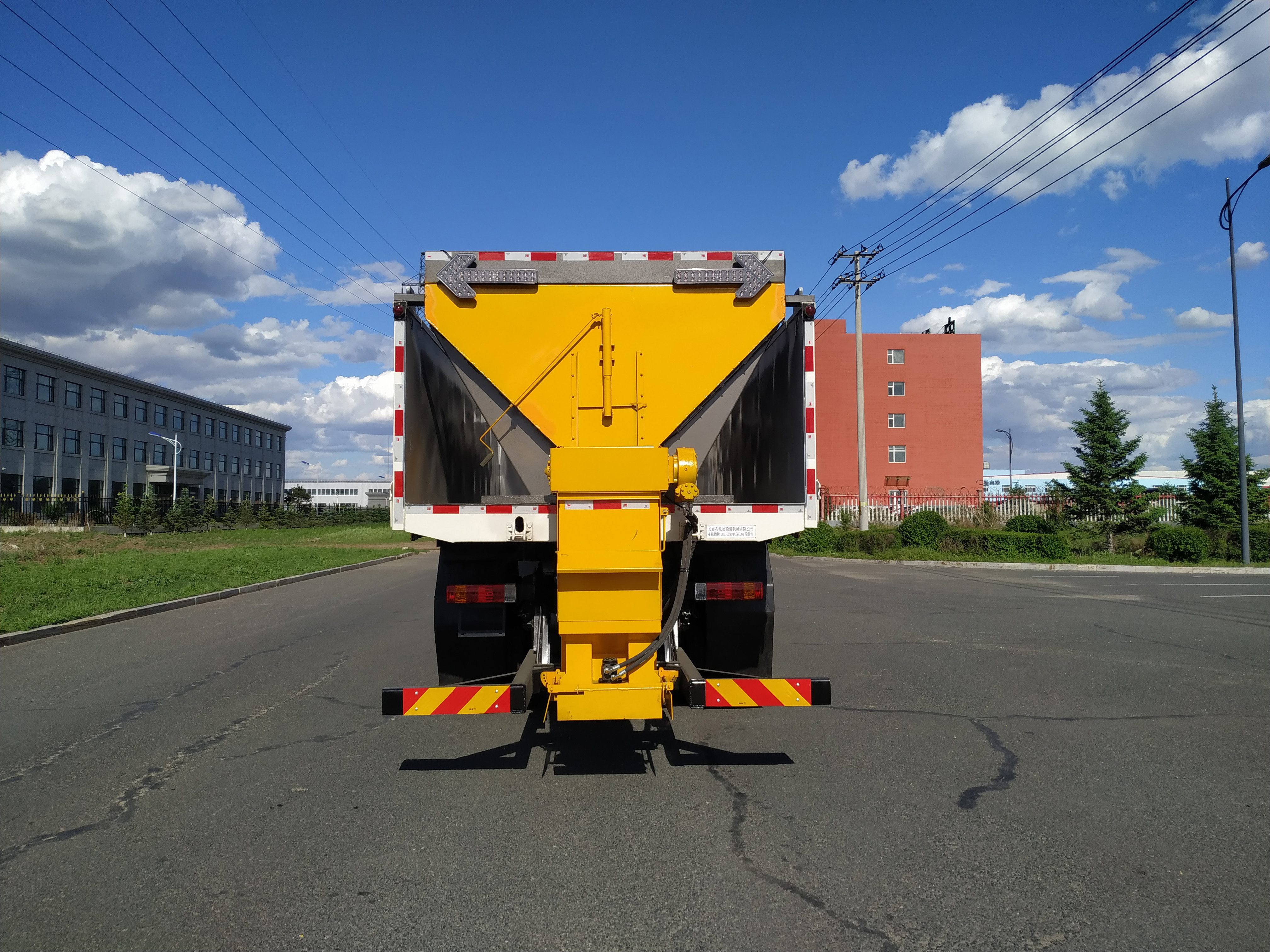BLD5180TCXCA6型（18噸）綜合除雪車(chē)(圖3)